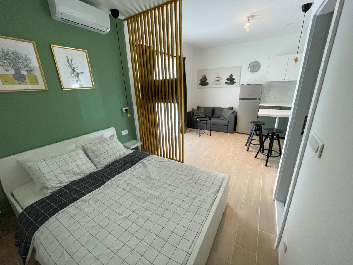 Modern Studio Overlooking Downtown Makarska Exterior photo